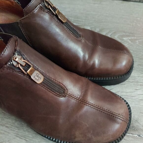 Donald J Pliner Brown Wedged Bootie Size 5M - Picture 8 of 10